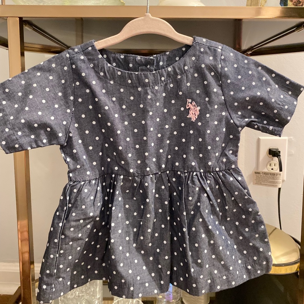 Ralph Lauren Polo Jean-colored polka dot peplum shirt - 18 month.